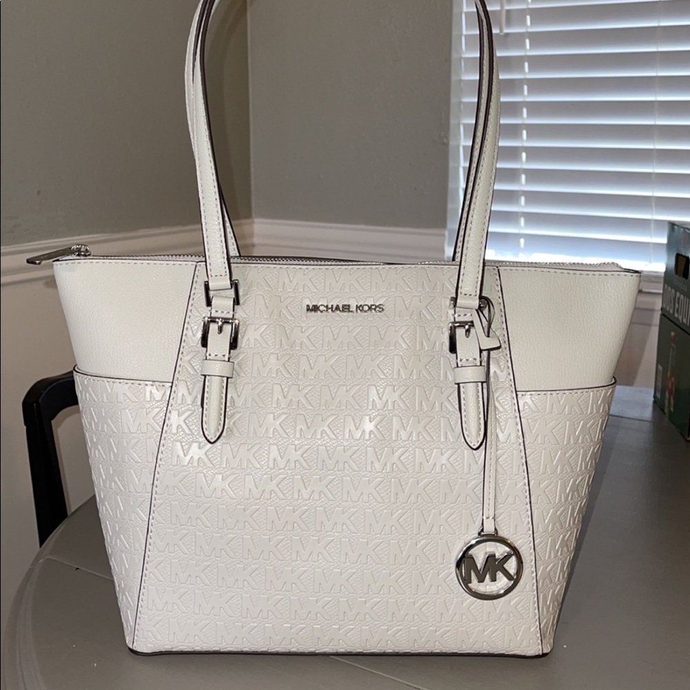 ✨Michael Kors Charlotte Tote✨